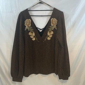 Gimmicks Size Large Metallic short sweater with Rose motifs